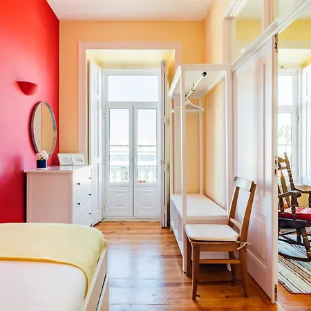 Apartment Bright & Beautiful Floor Graca Flat