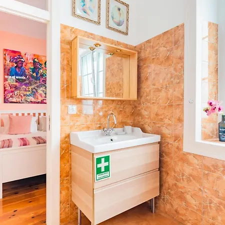 Apartment Bright & Beautiful Floor Graca Flat *