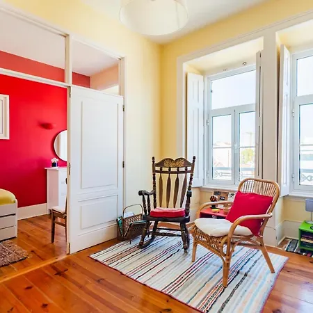 Bright & Beautiful Floor Graca Flat *