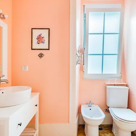 Apartment Bright & Beautiful Floor Graca Flat *