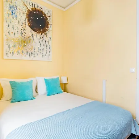Bright & Beautiful Floor Graca Flat ליסבון