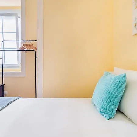Bright & Beautiful Floor Graca Flat ליסבון